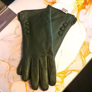 Ladies, Elegant Emerald Green Leather Gloves. Size 7. Large. NEW